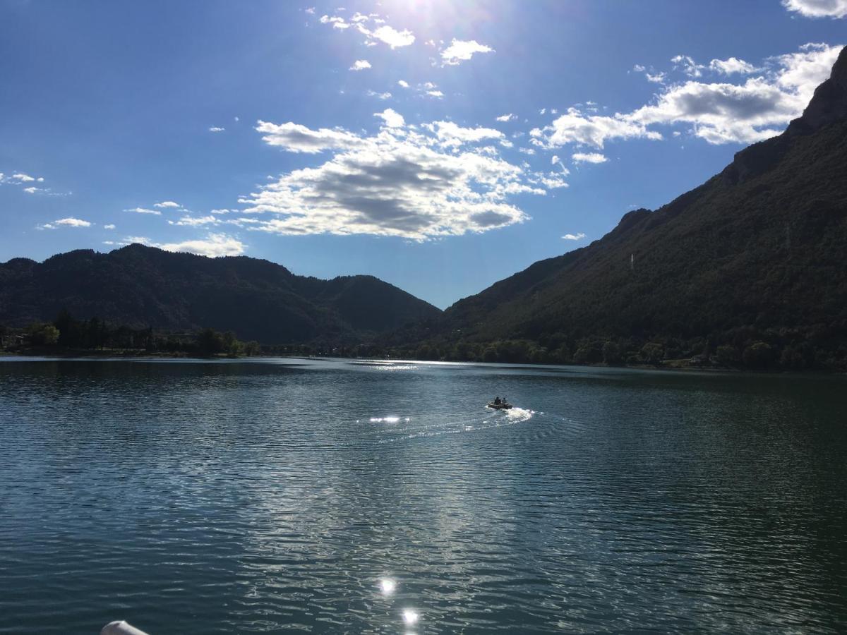 Casa Carla, Bis 4 Personen, Garten, Balkon Mit Blick Auf Den See Und Die Berge Crone Eksteriør bilde