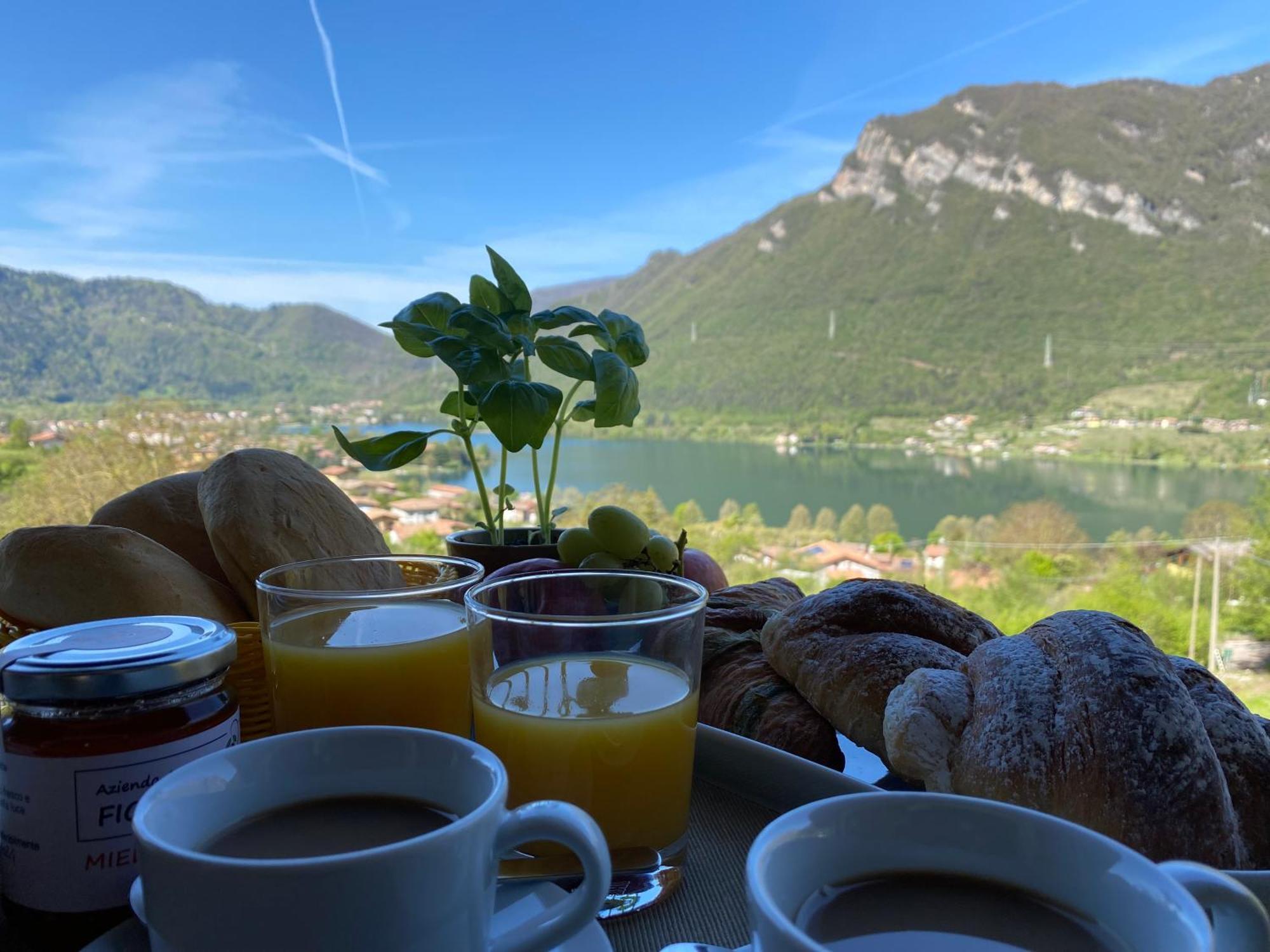 Casa Carla, Bis 4 Personen, Garten, Balkon Mit Blick Auf Den See Und Die Berge Crone Eksteriør bilde